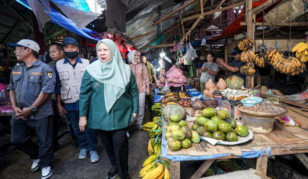 Cegah Inflasi, Wagub Reny dan Bupati Tolitoli Cek Harga Bahan Pokok, Ini Hasilnya